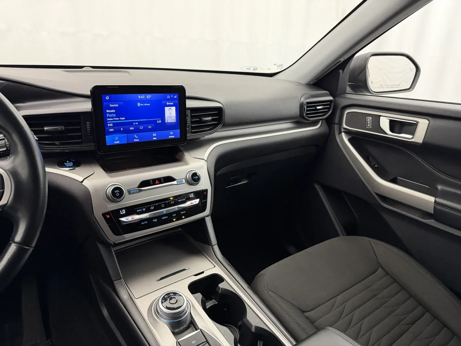 Ford Explorer photo 22