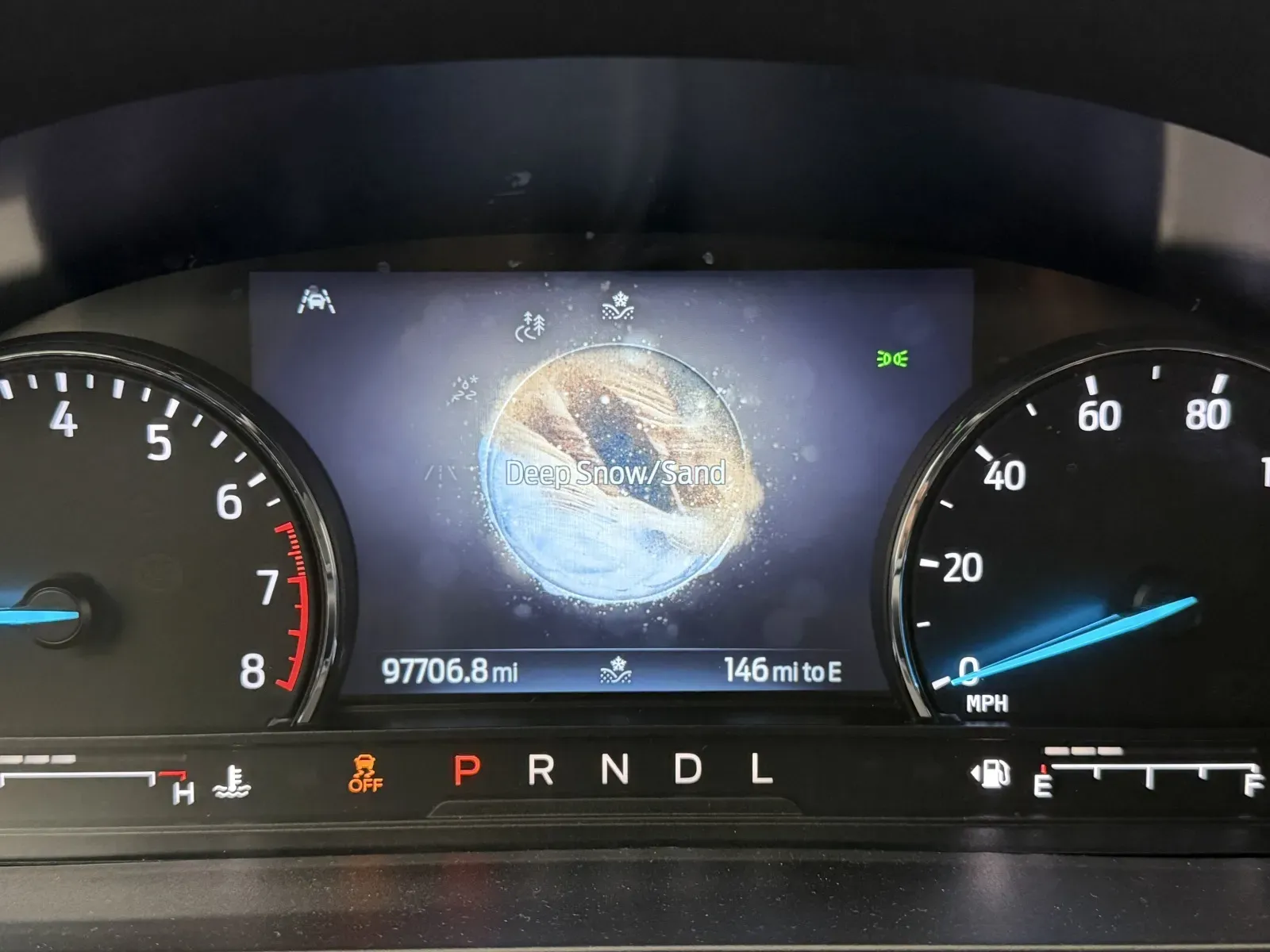 Ford Explorer photo 17