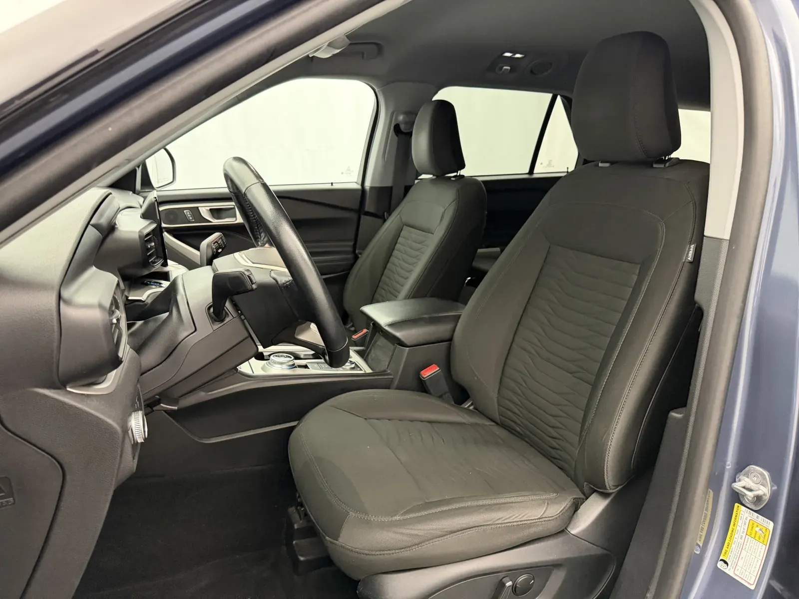 Ford Explorer photo 9