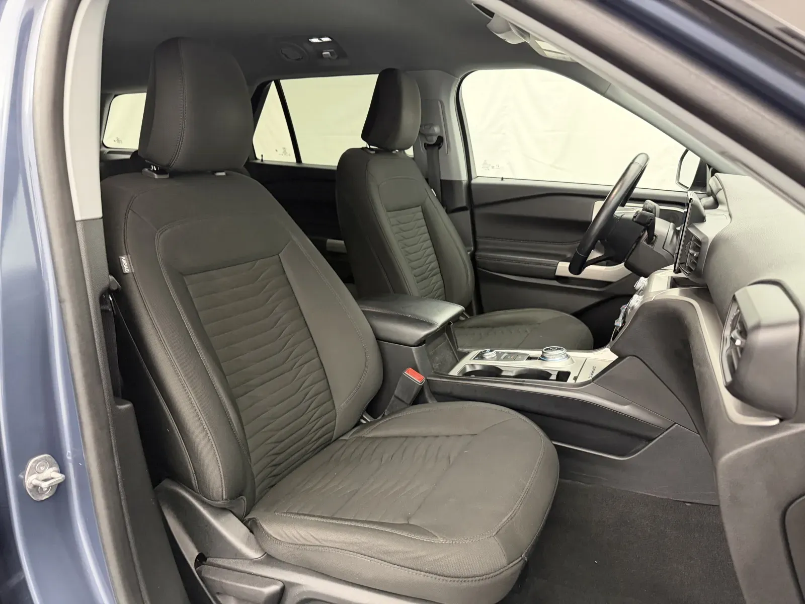 Ford Explorer photo 34