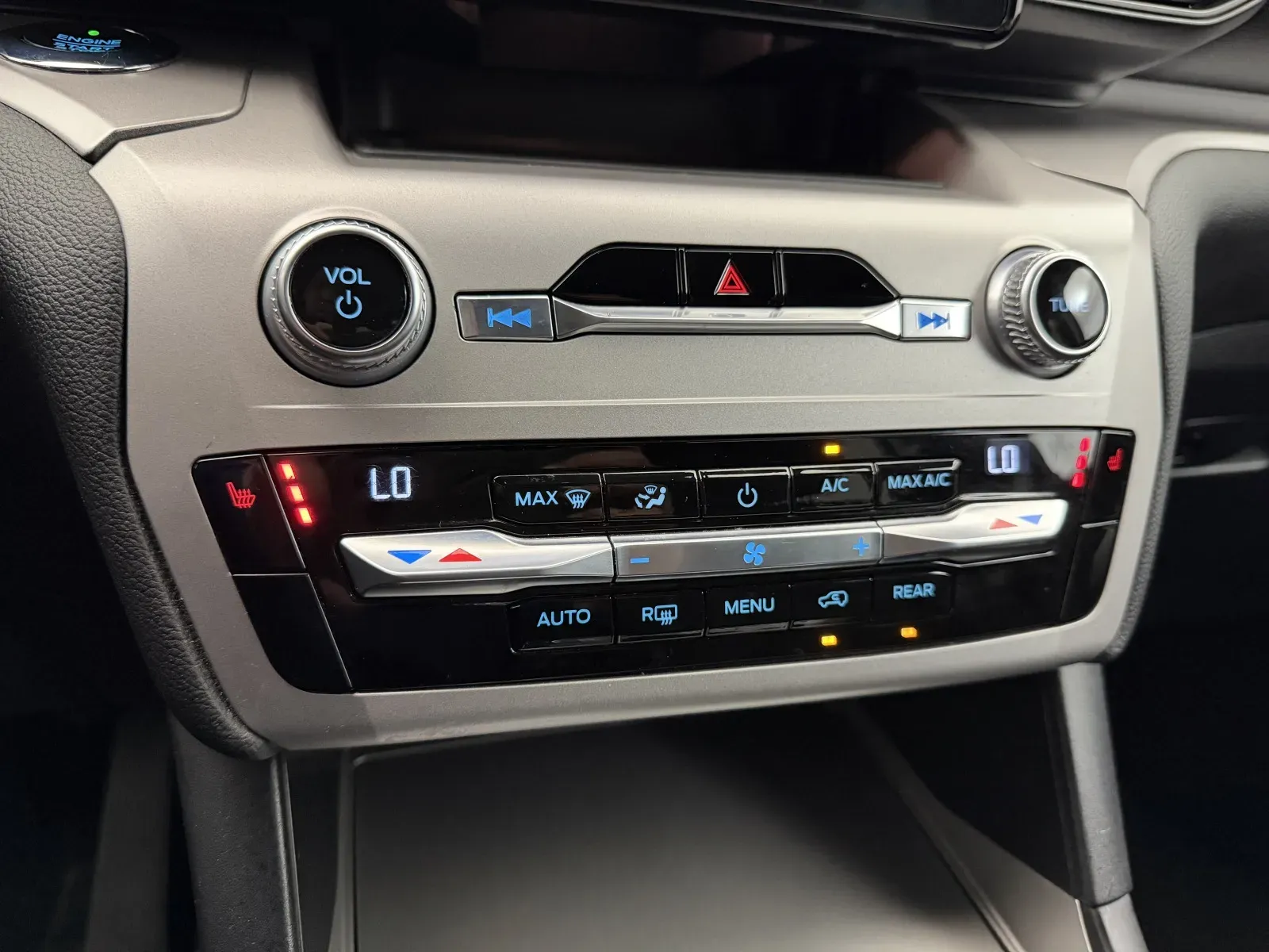 Ford Explorer photo 27