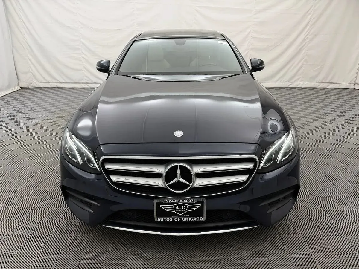 Mercedes-Benz E-Class photo 2