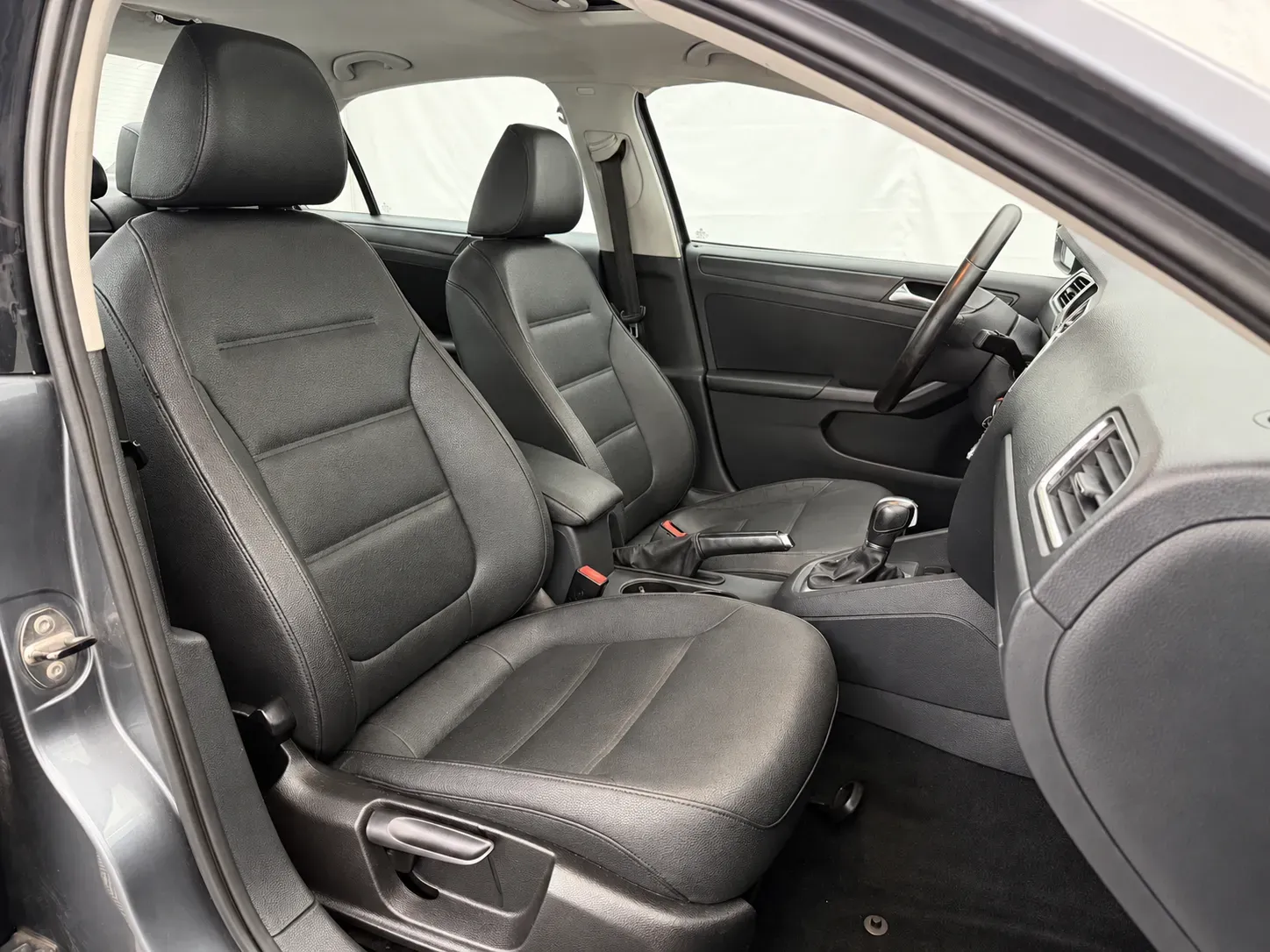 Volkswagen Jetta photo 23