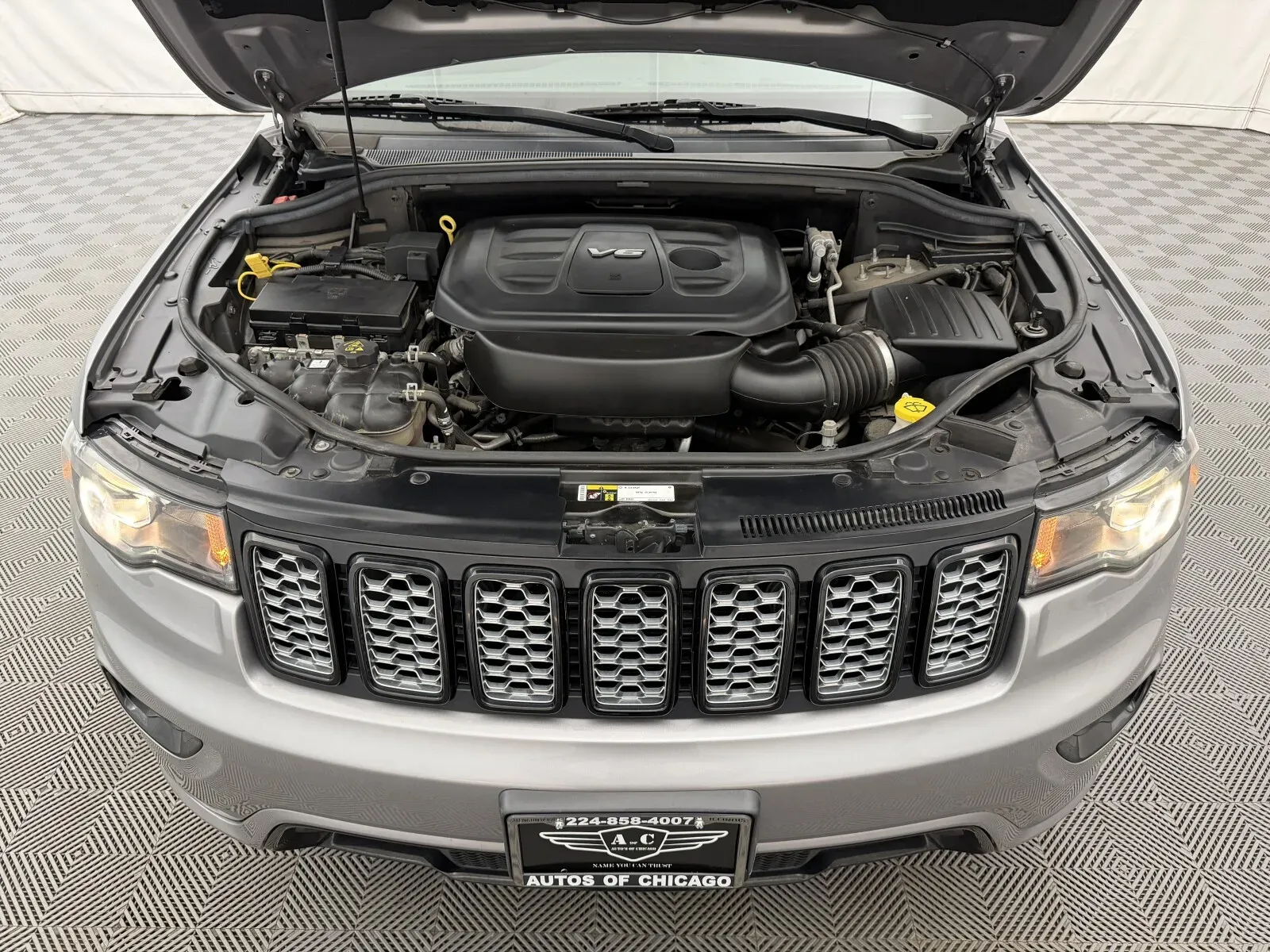 Jeep Grand Cherokee photo 36