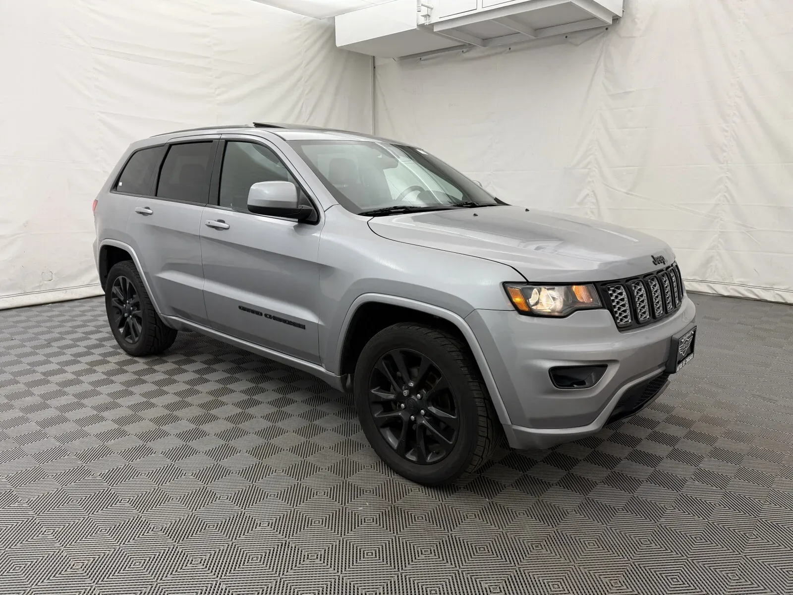 Jeep Grand Cherokee photo 4