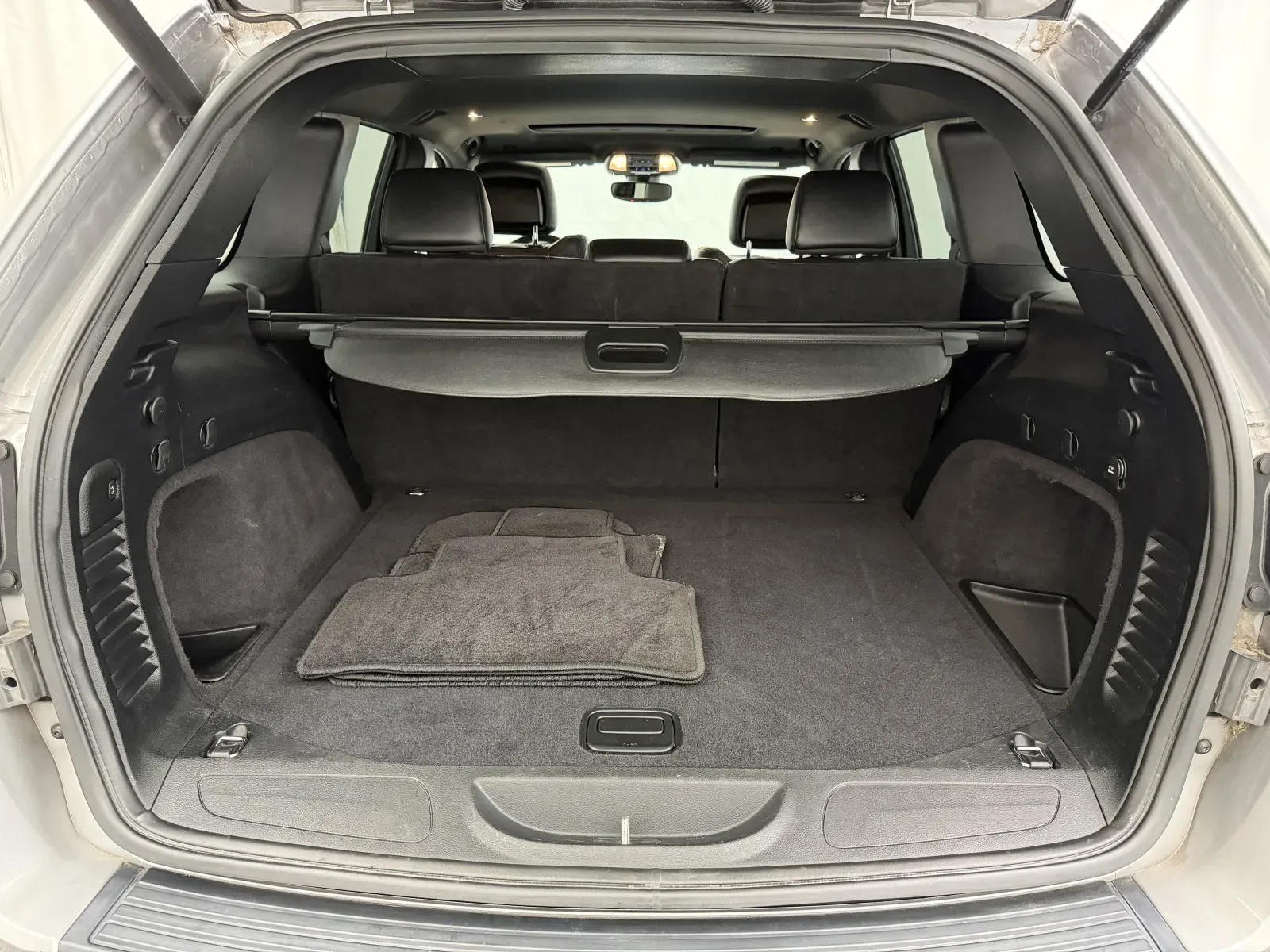 Jeep Grand Cherokee photo 34