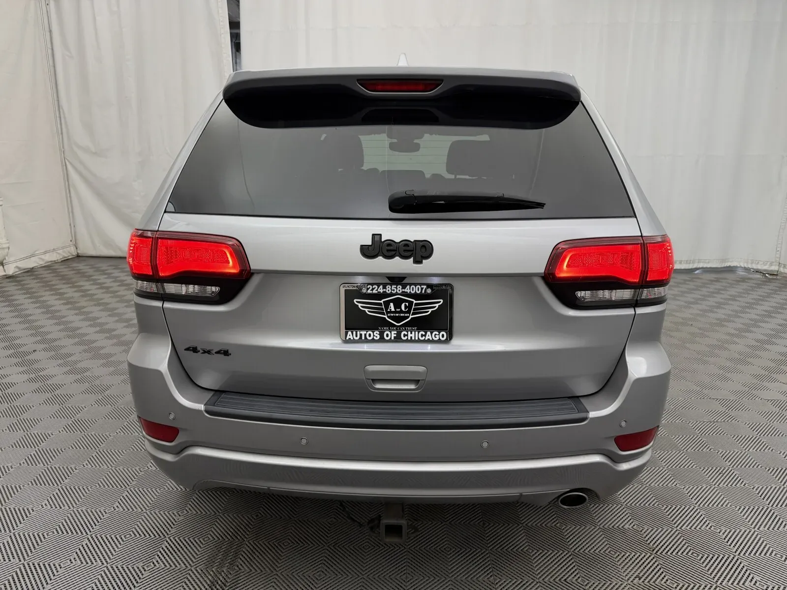 Jeep Grand Cherokee photo 6
