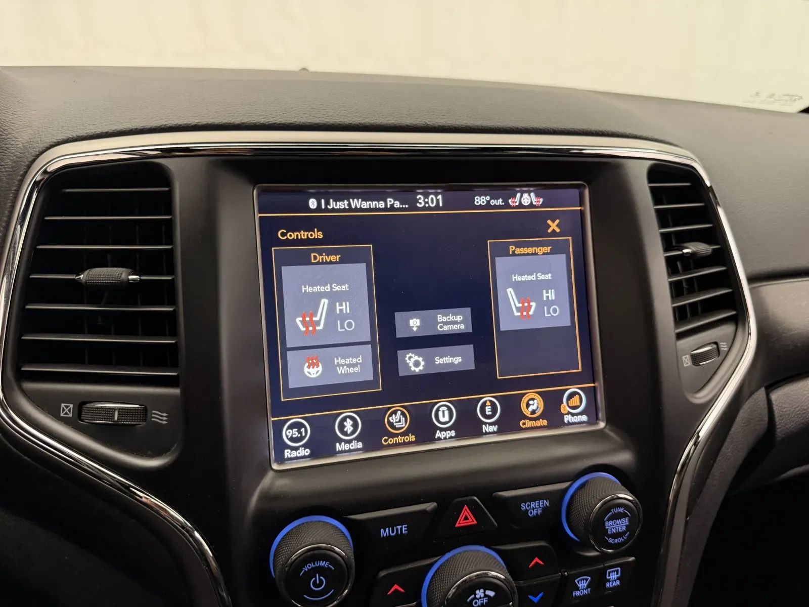 Jeep Grand Cherokee photo 21