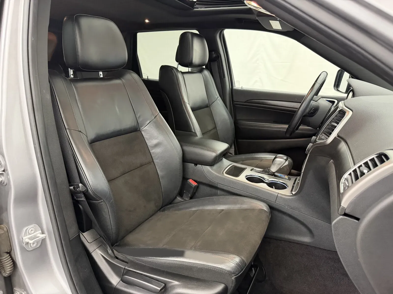 Jeep Grand Cherokee photo 33