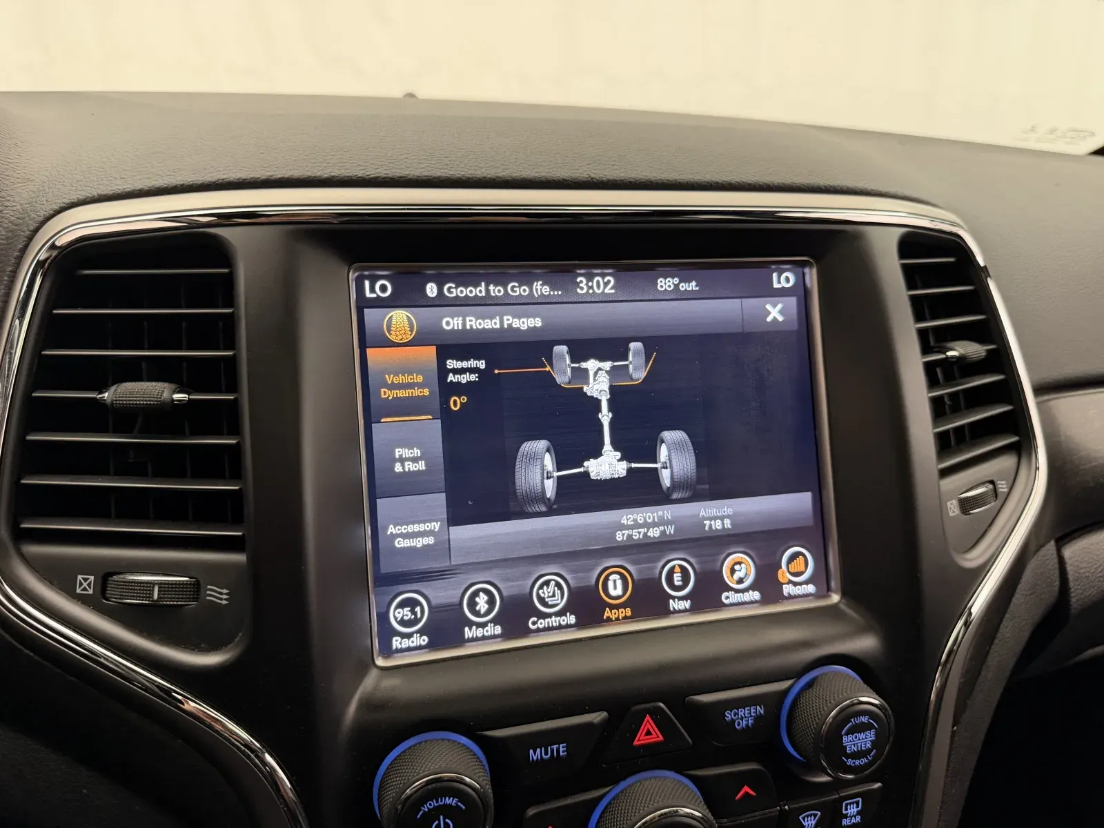 Jeep Grand Cherokee photo 24