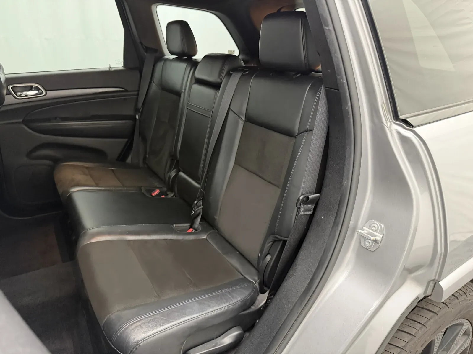 Jeep Grand Cherokee photo 30