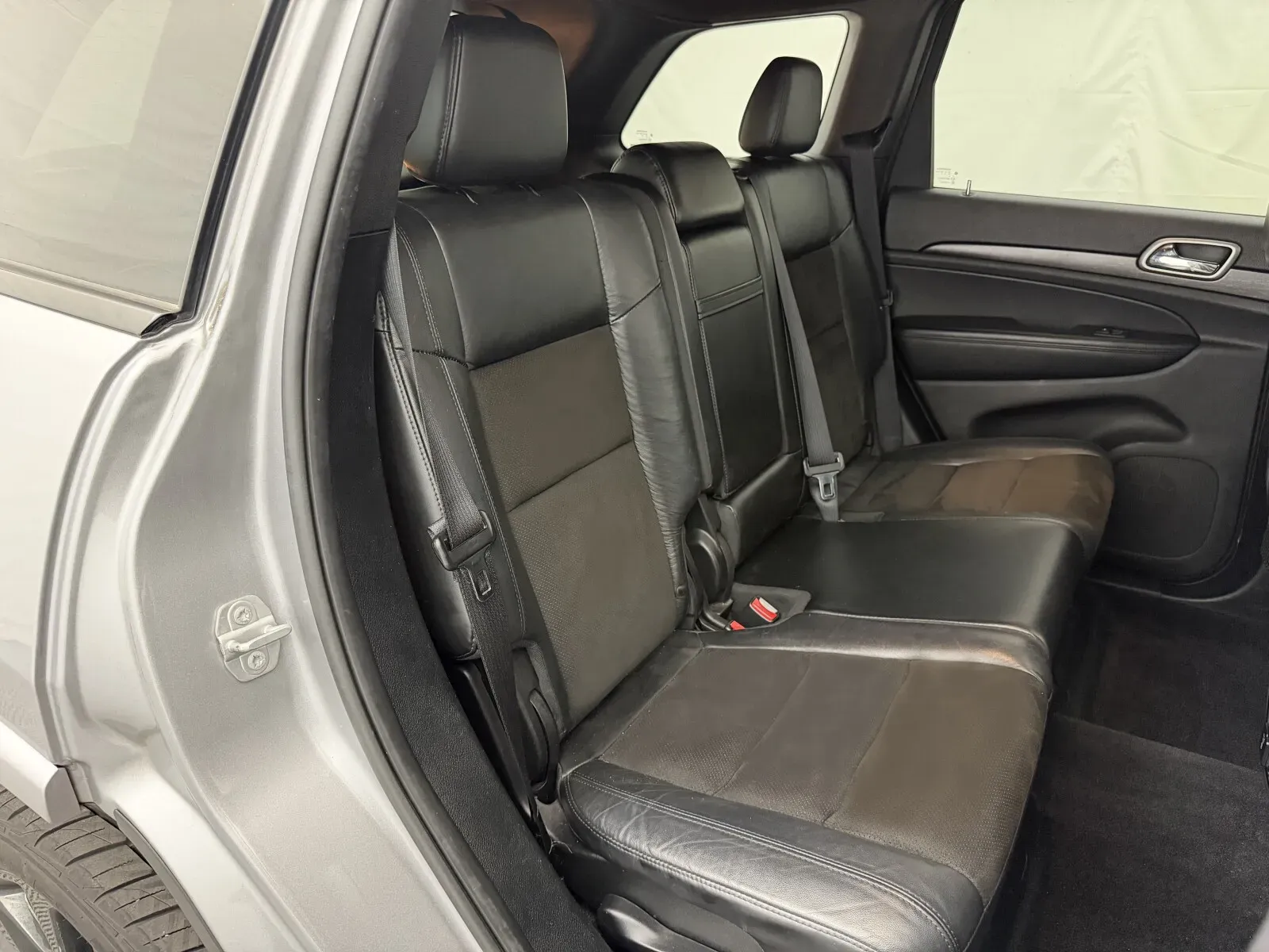Jeep Grand Cherokee photo 32