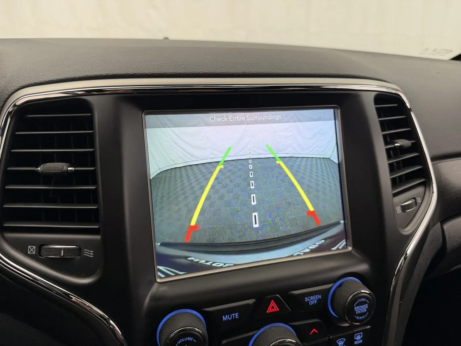 Jeep Grand Cherokee photo 19
