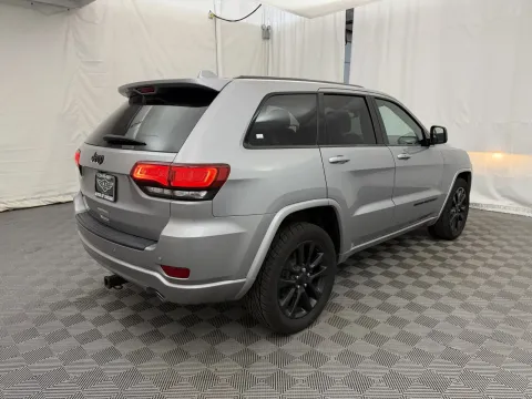More photos of 2018 Jeep Grand Cherokee Altitude at Autos of Chicago, IL