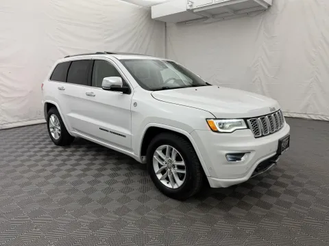 More photos of 2017 Jeep Grand Cherokee Overland at Autos of Chicago, IL