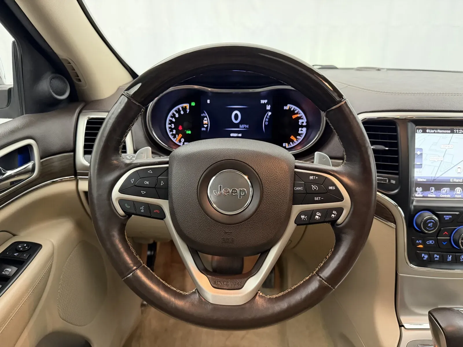 Jeep Grand Cherokee photo 13