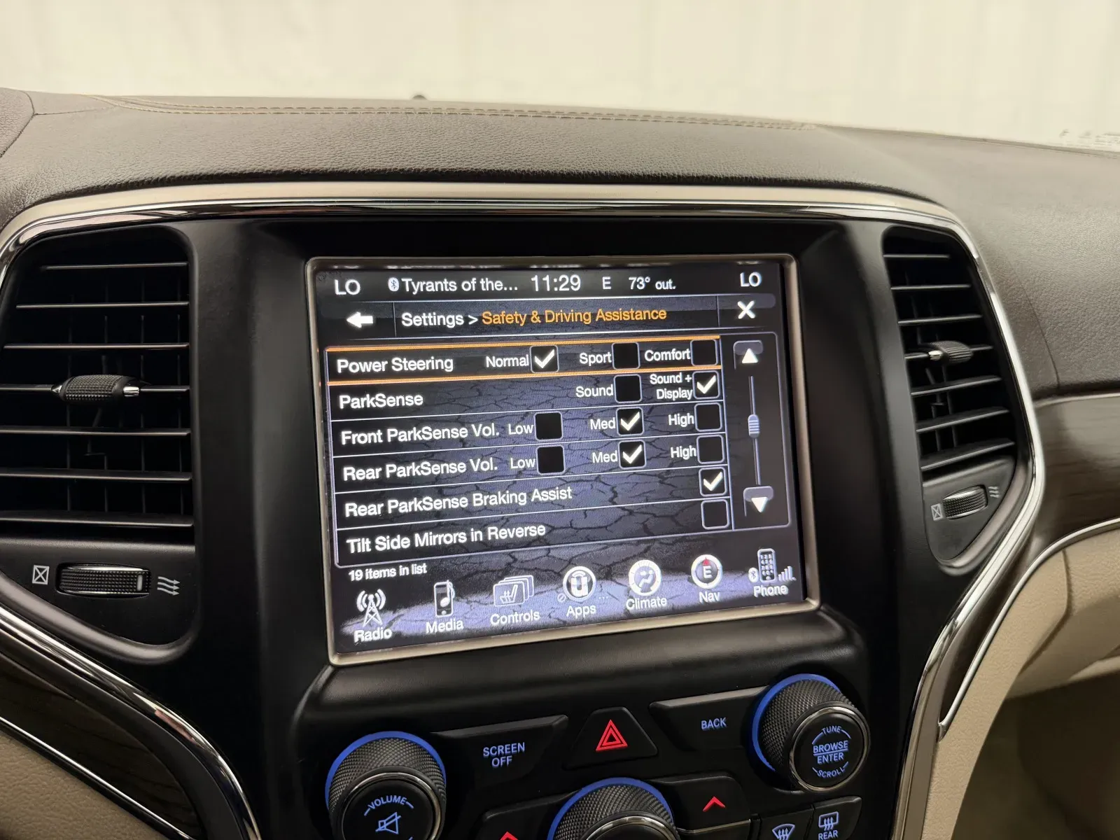 Jeep Grand Cherokee photo 26