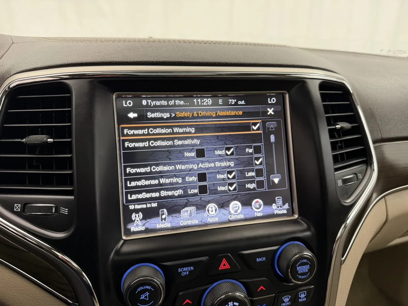 Jeep Grand Cherokee photo 25