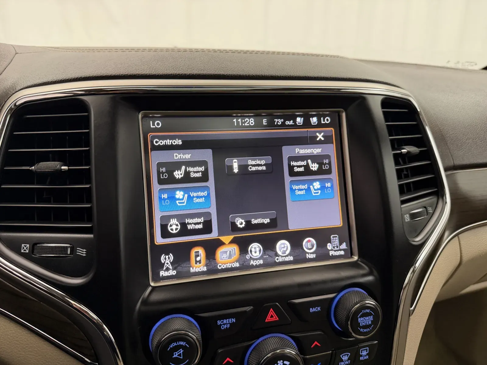 Jeep Grand Cherokee photo 23