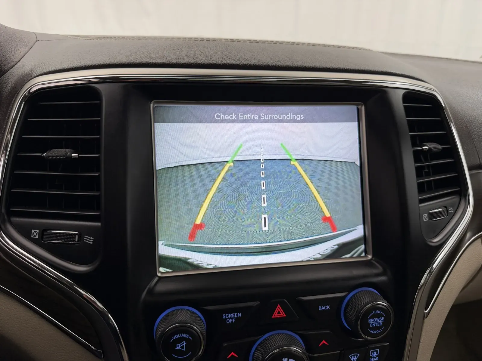 Jeep Grand Cherokee photo 21