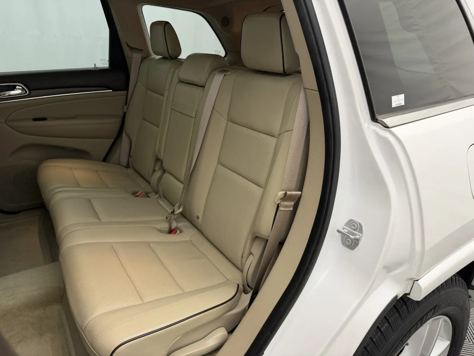 Jeep Grand Cherokee photo 32