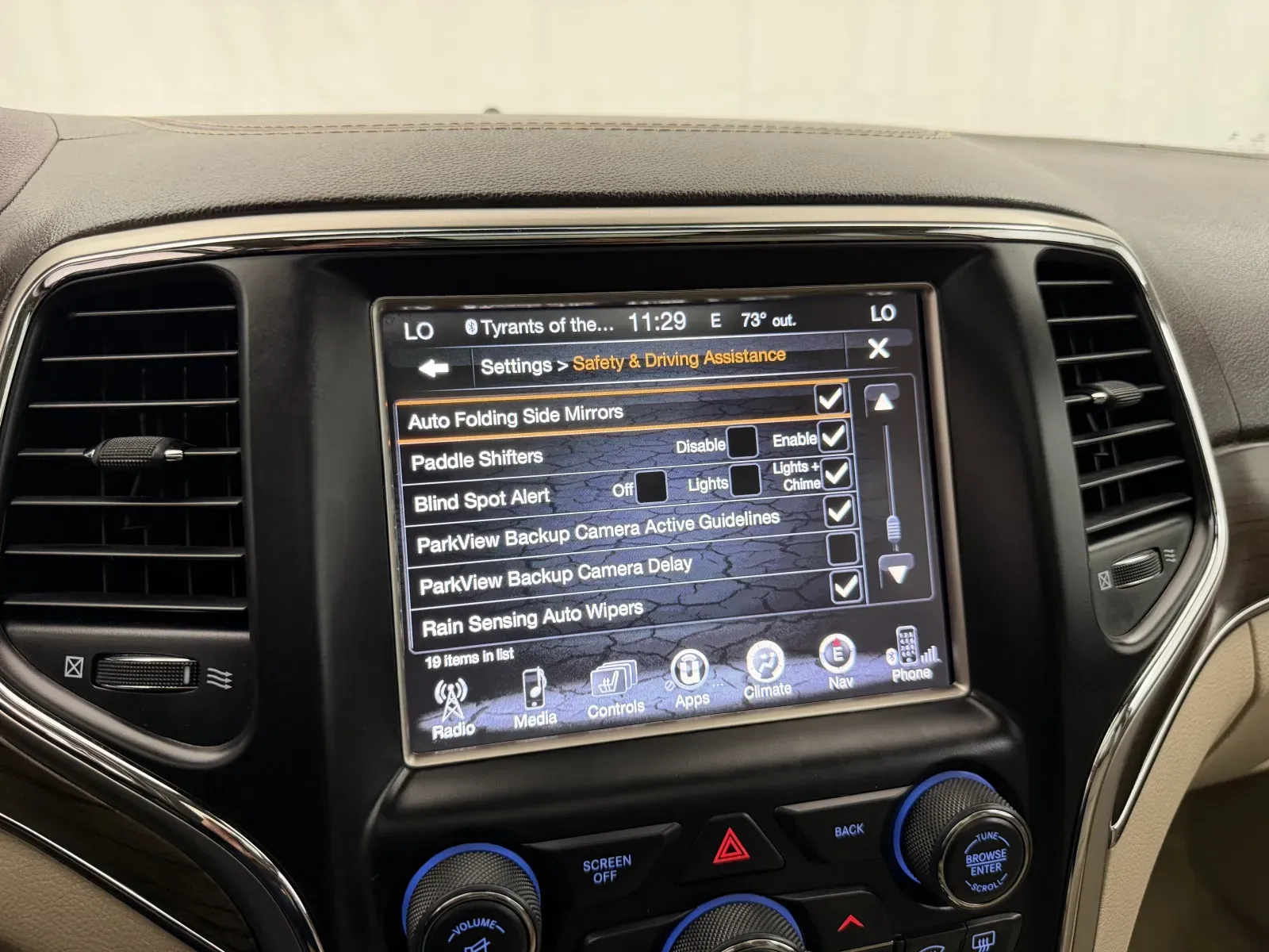Jeep Grand Cherokee photo 27