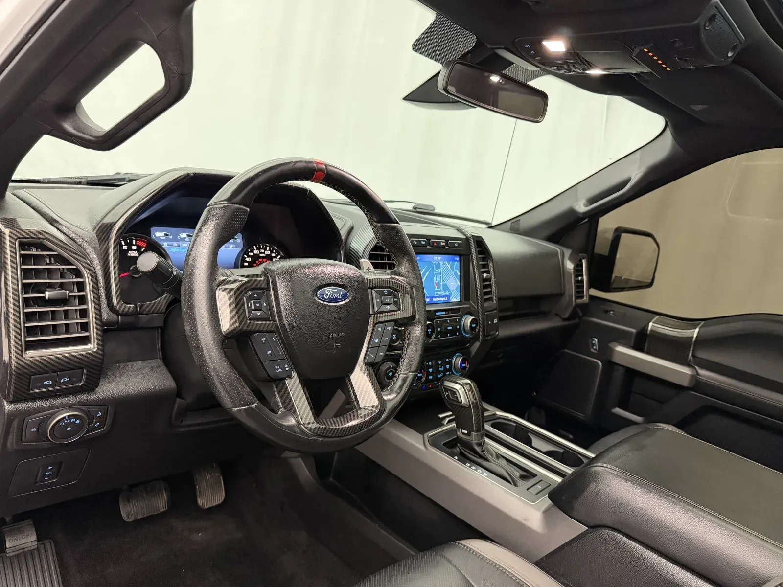 Ford F-150 photo 12