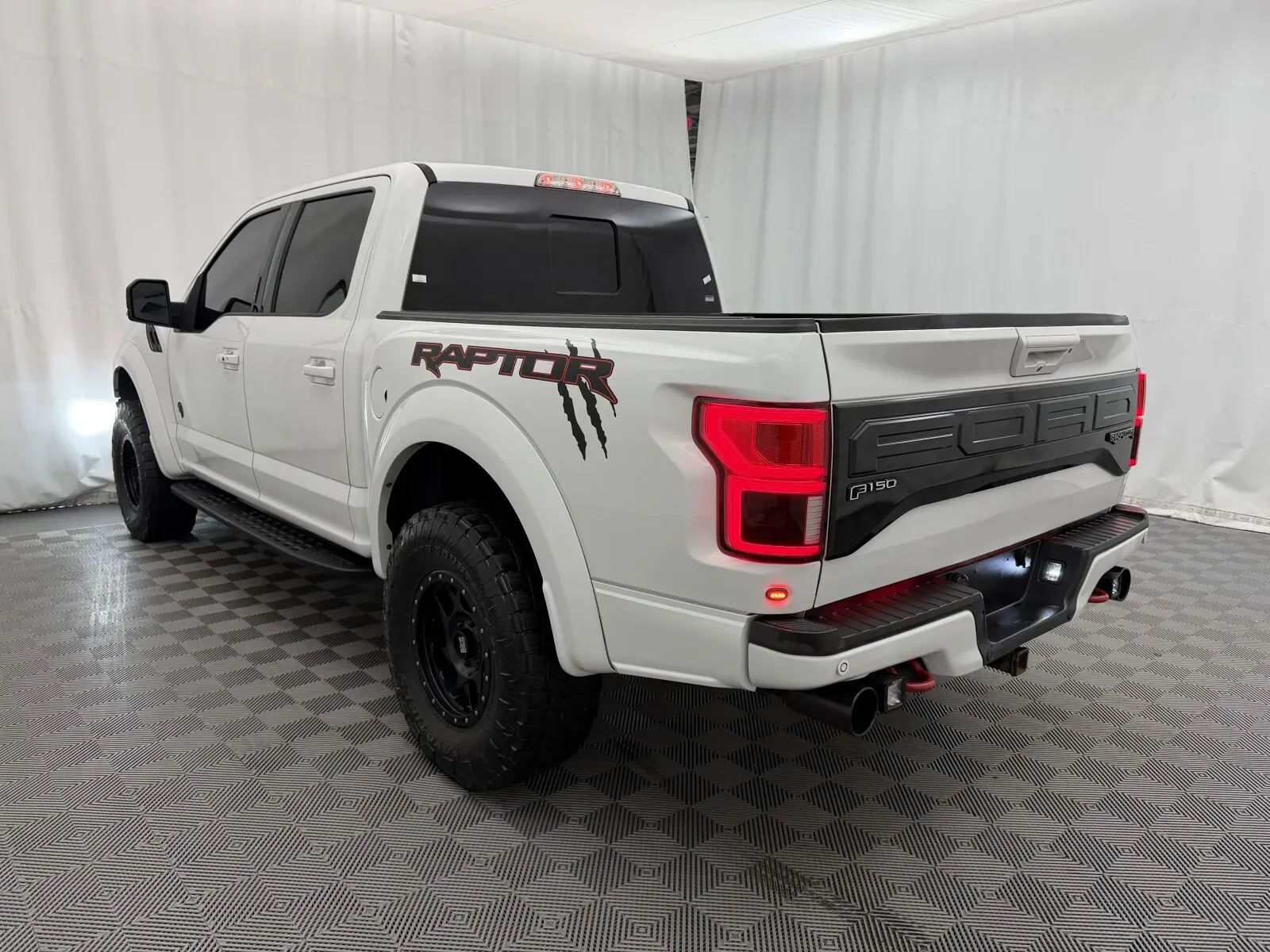 Ford F-150 photo 8