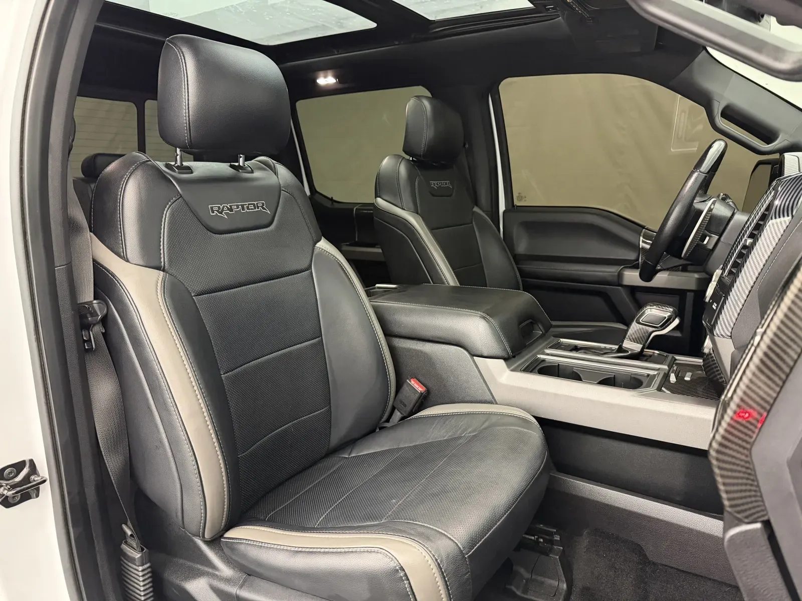 Ford F-150 photo 36