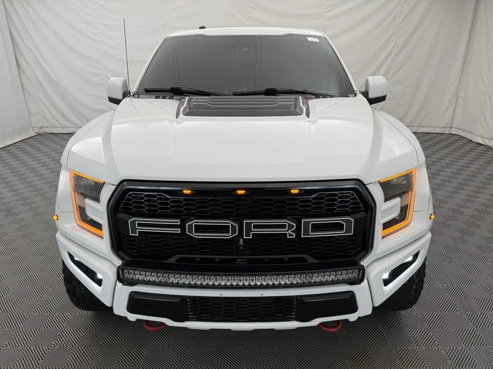 Ford F-150 photo 3