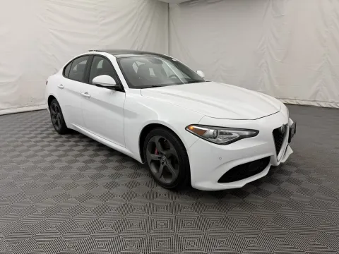 More photos of 2018 Alfa Romeo Giulia Sport at Autos of Chicago, IL