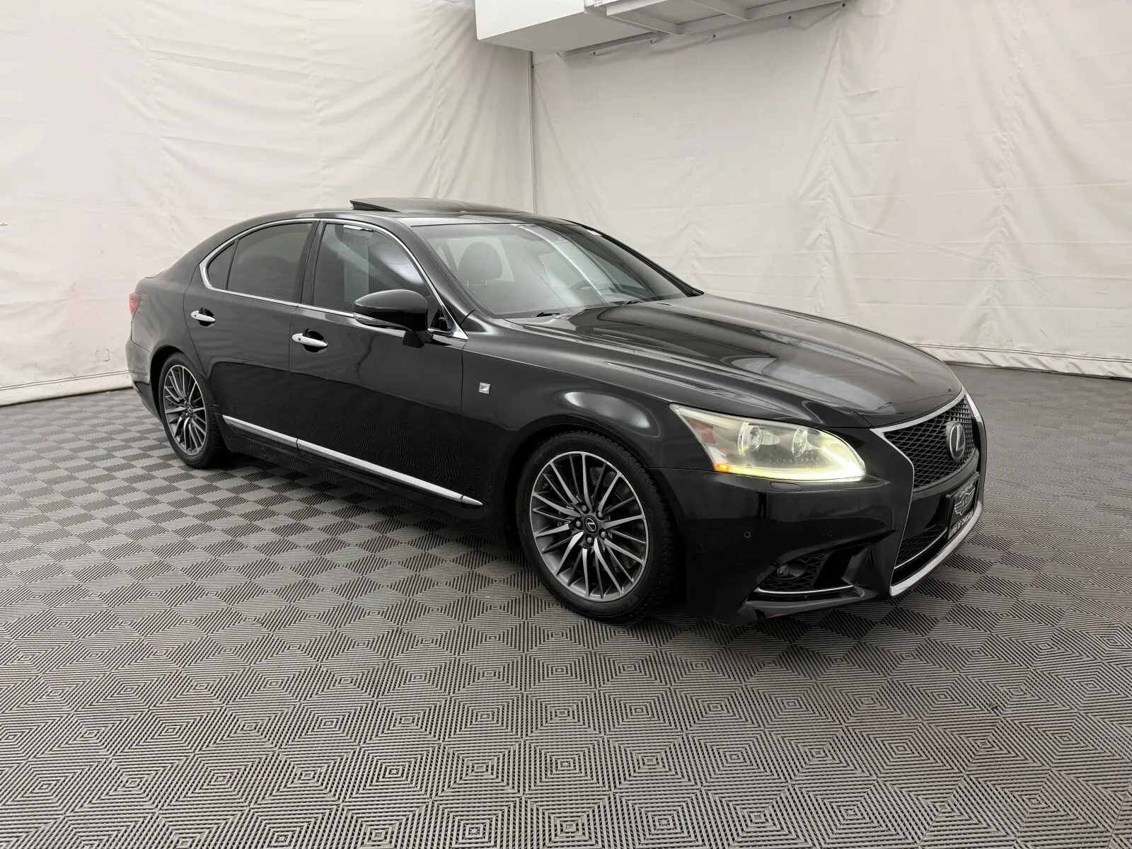 Lexus LS photo 4