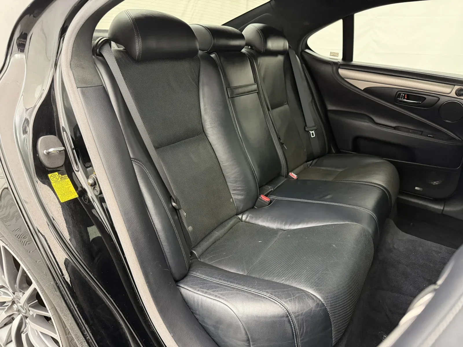 Lexus LS photo 32