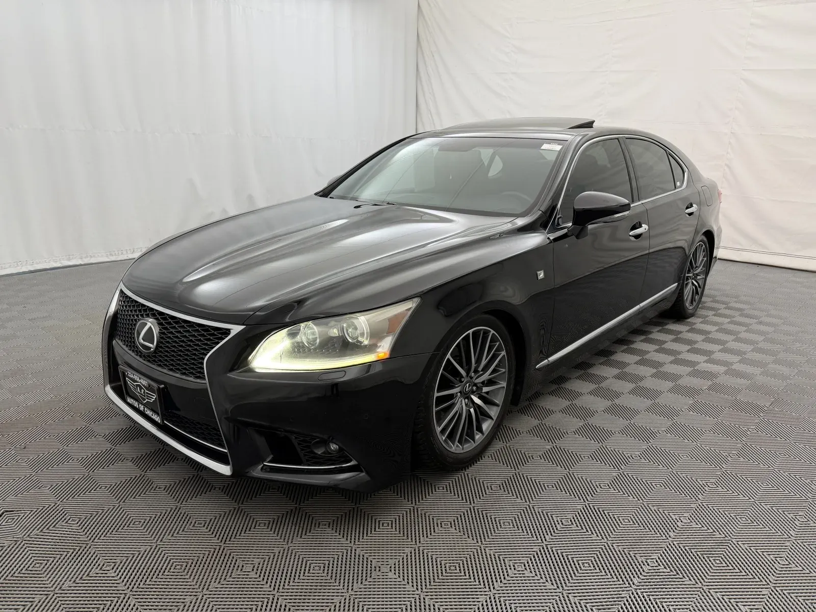 Lexus LS photo 2