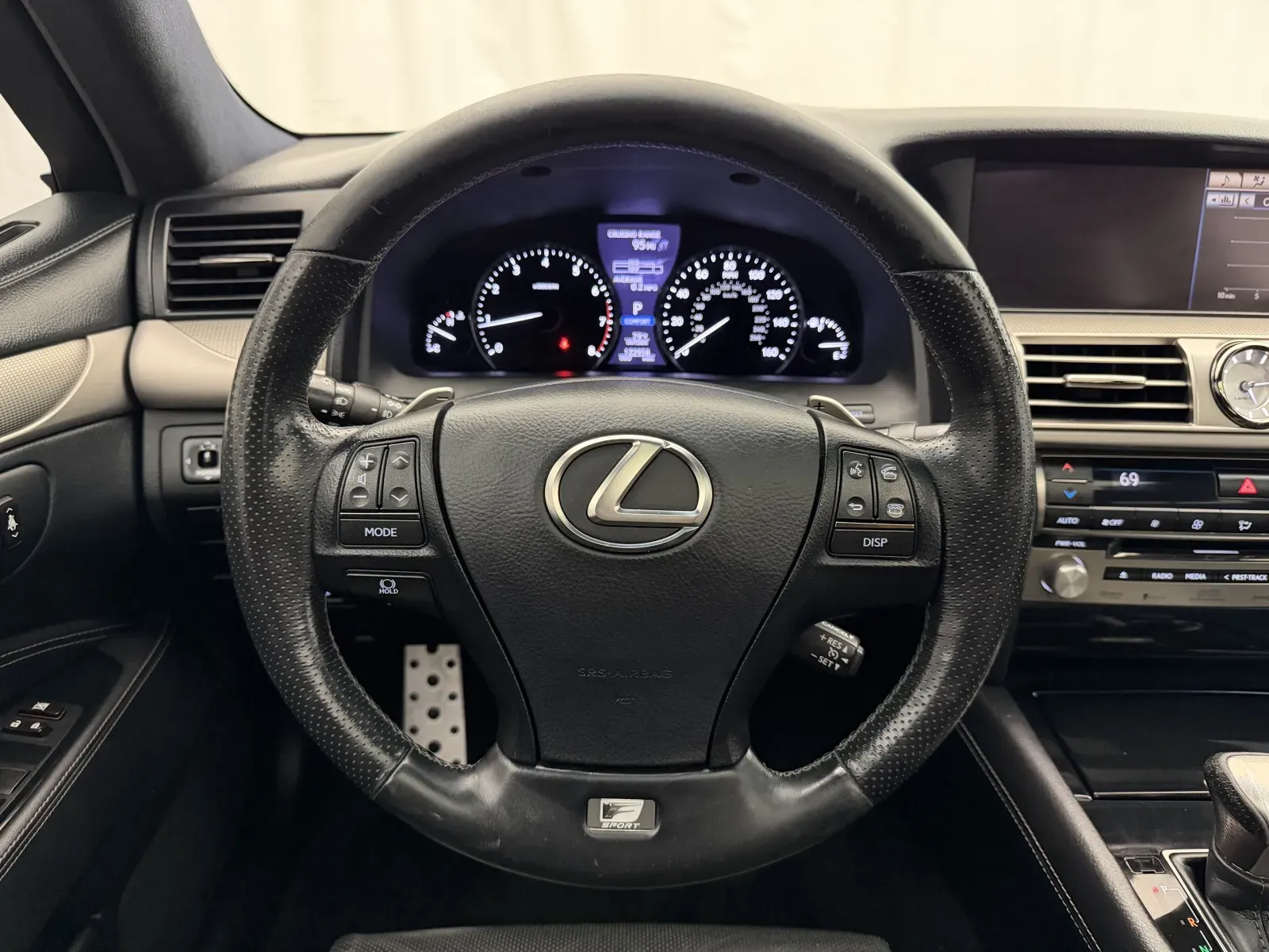 Lexus LS photo 12
