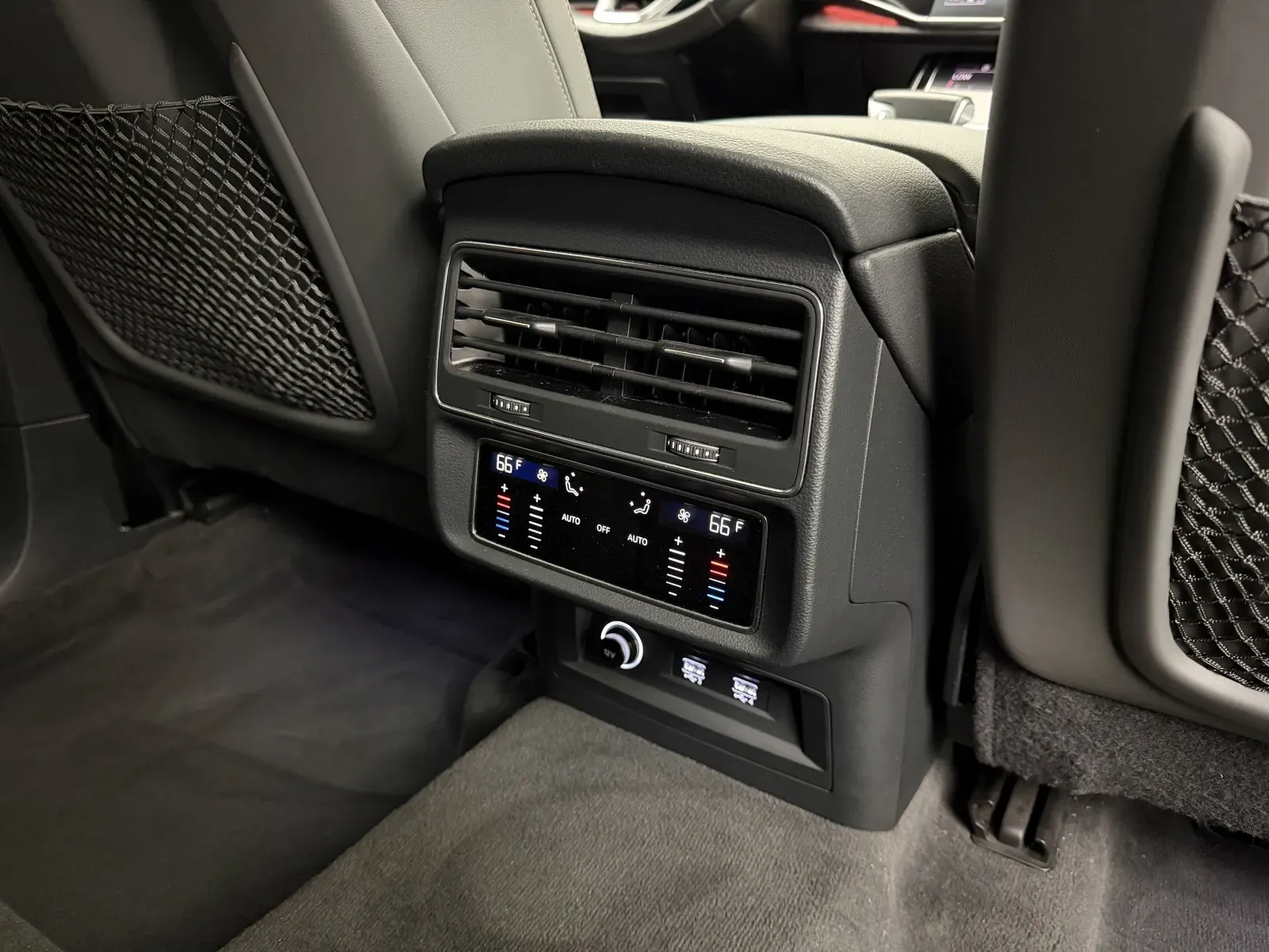 Audi Q8 photo 39