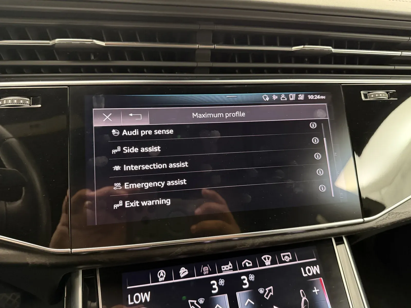 Audi Q8 photo 15