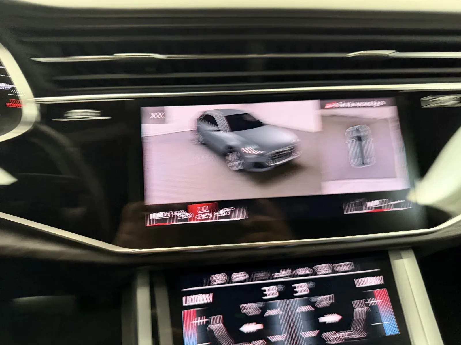 Audi Q8 photo 25