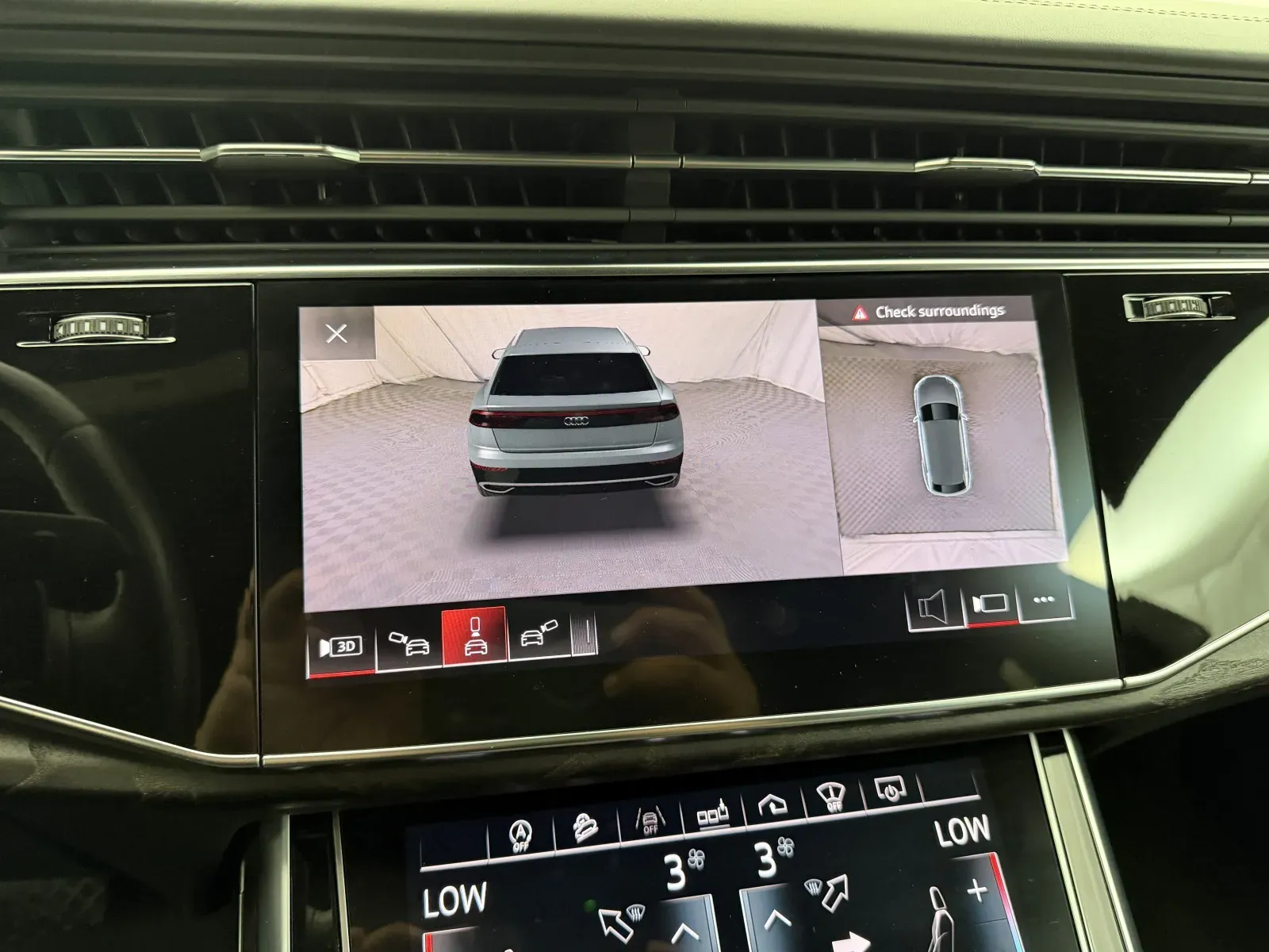 Audi Q8 photo 23