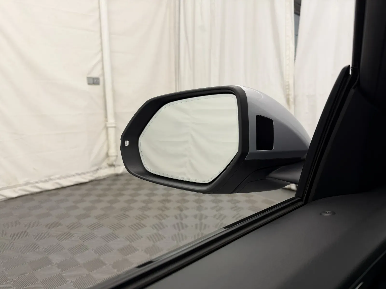 Audi Q8 photo 12