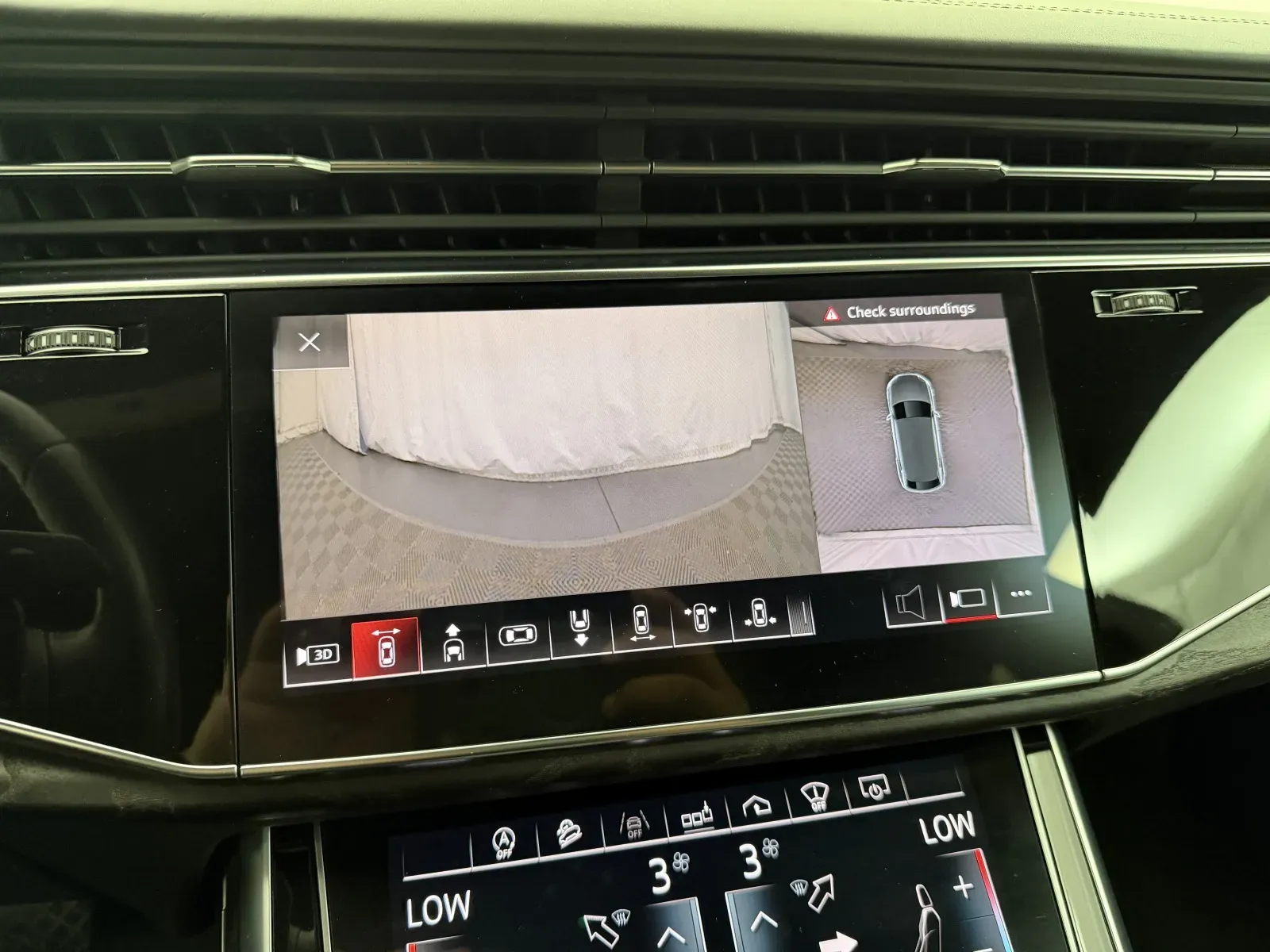 Audi Q8 photo 16