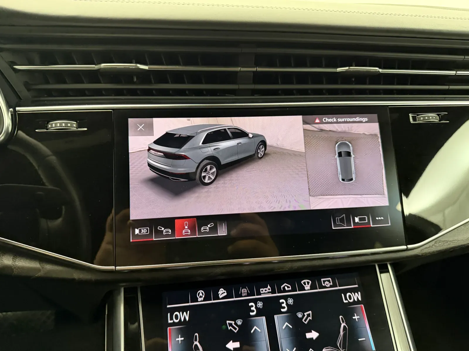 Audi Q8 photo 24
