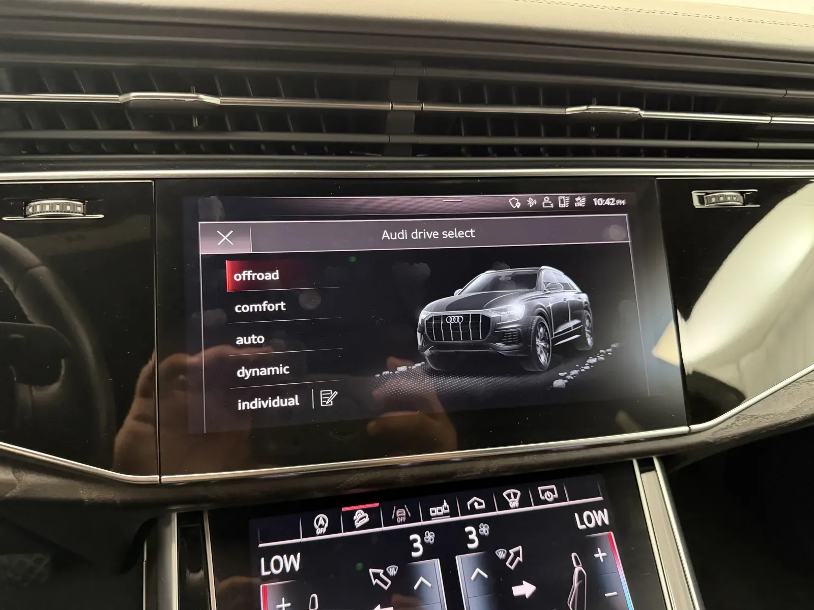 Audi Q8 photo 27