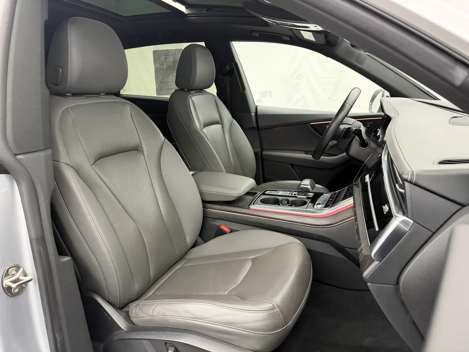 Audi Q8 photo 41