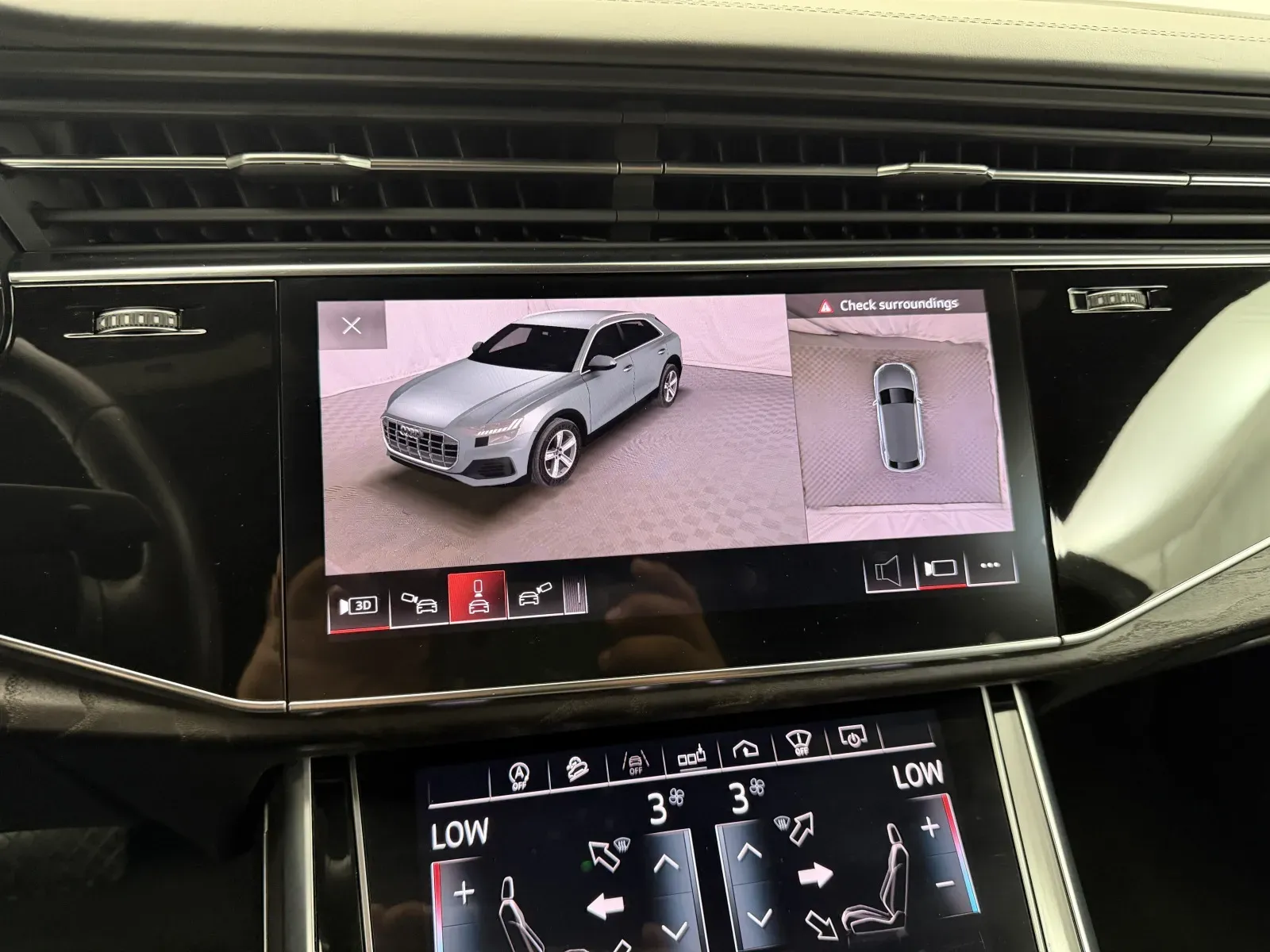 Audi Q8 photo 26