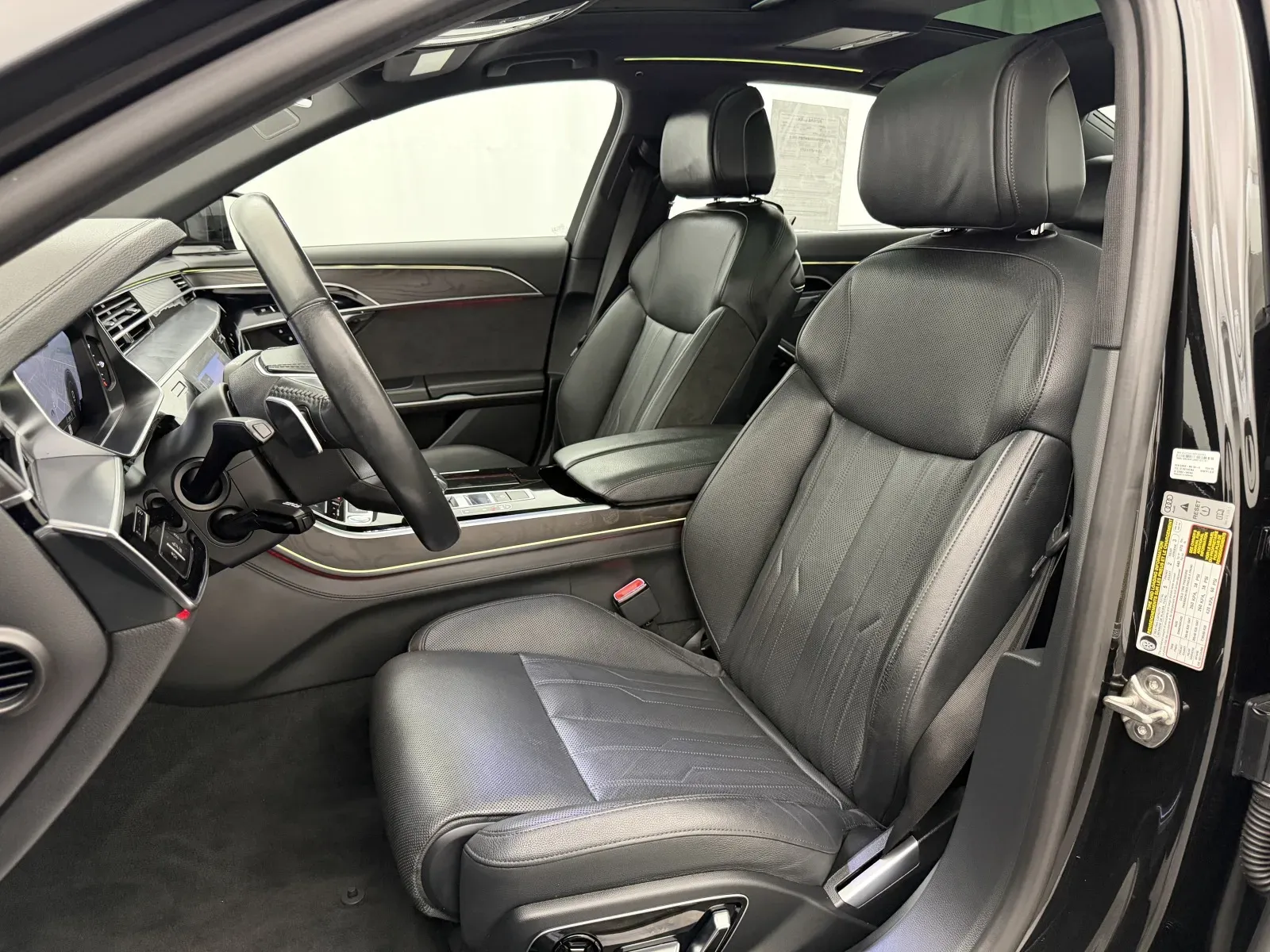 Audi A8 L photo 9
