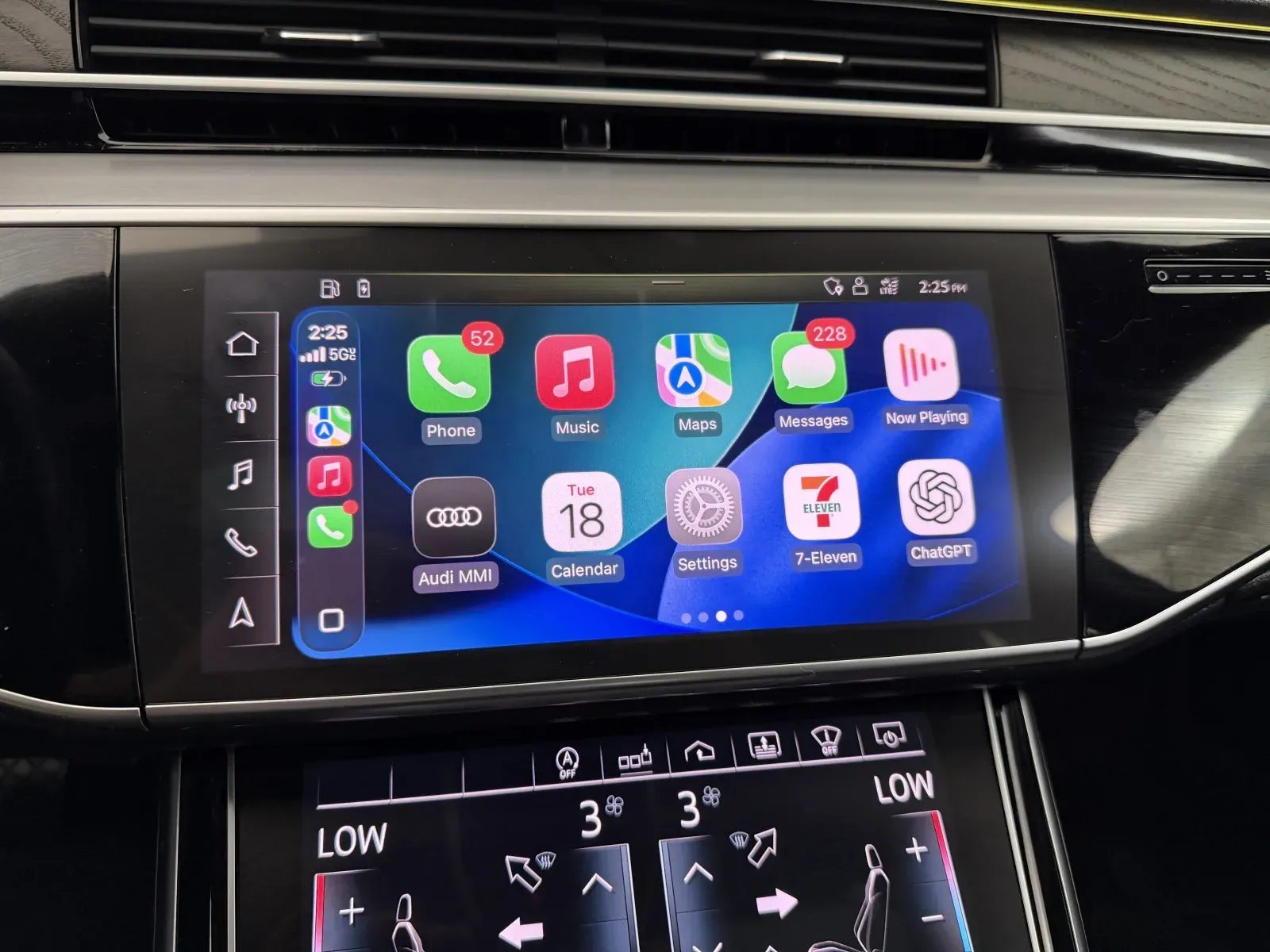 Audi A8 L photo 45