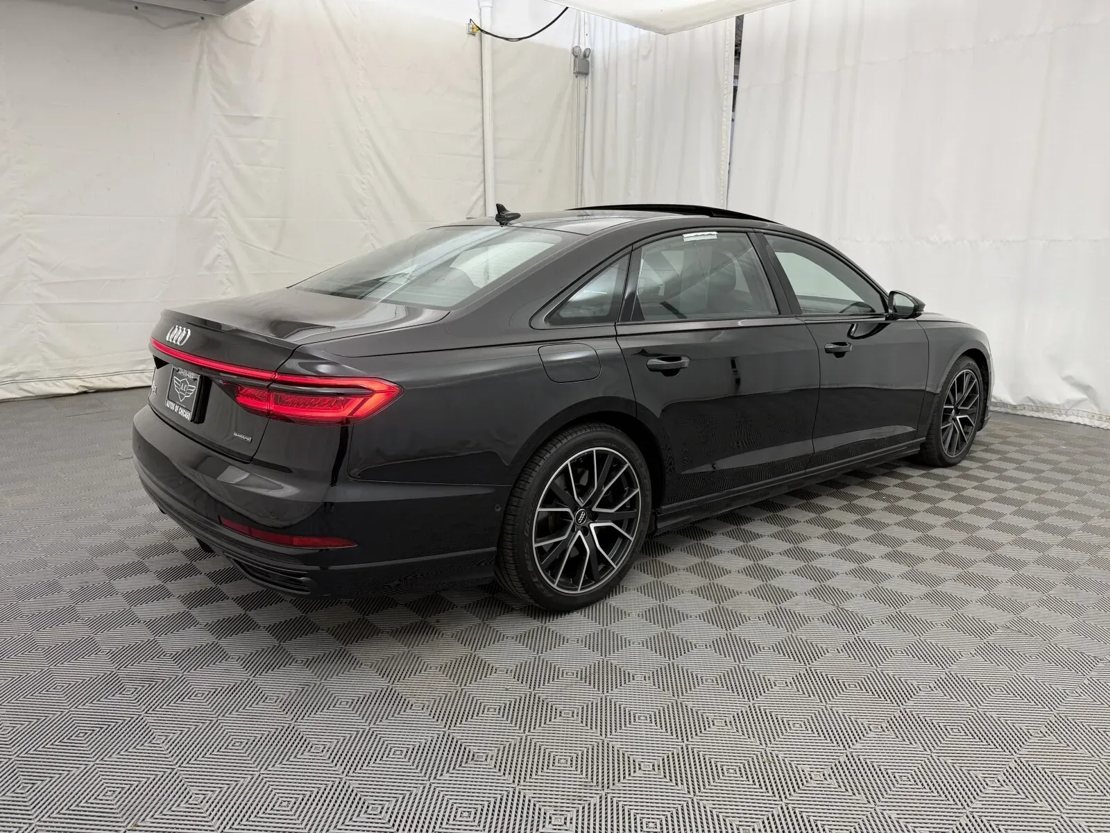 Audi A8 L photo 5
