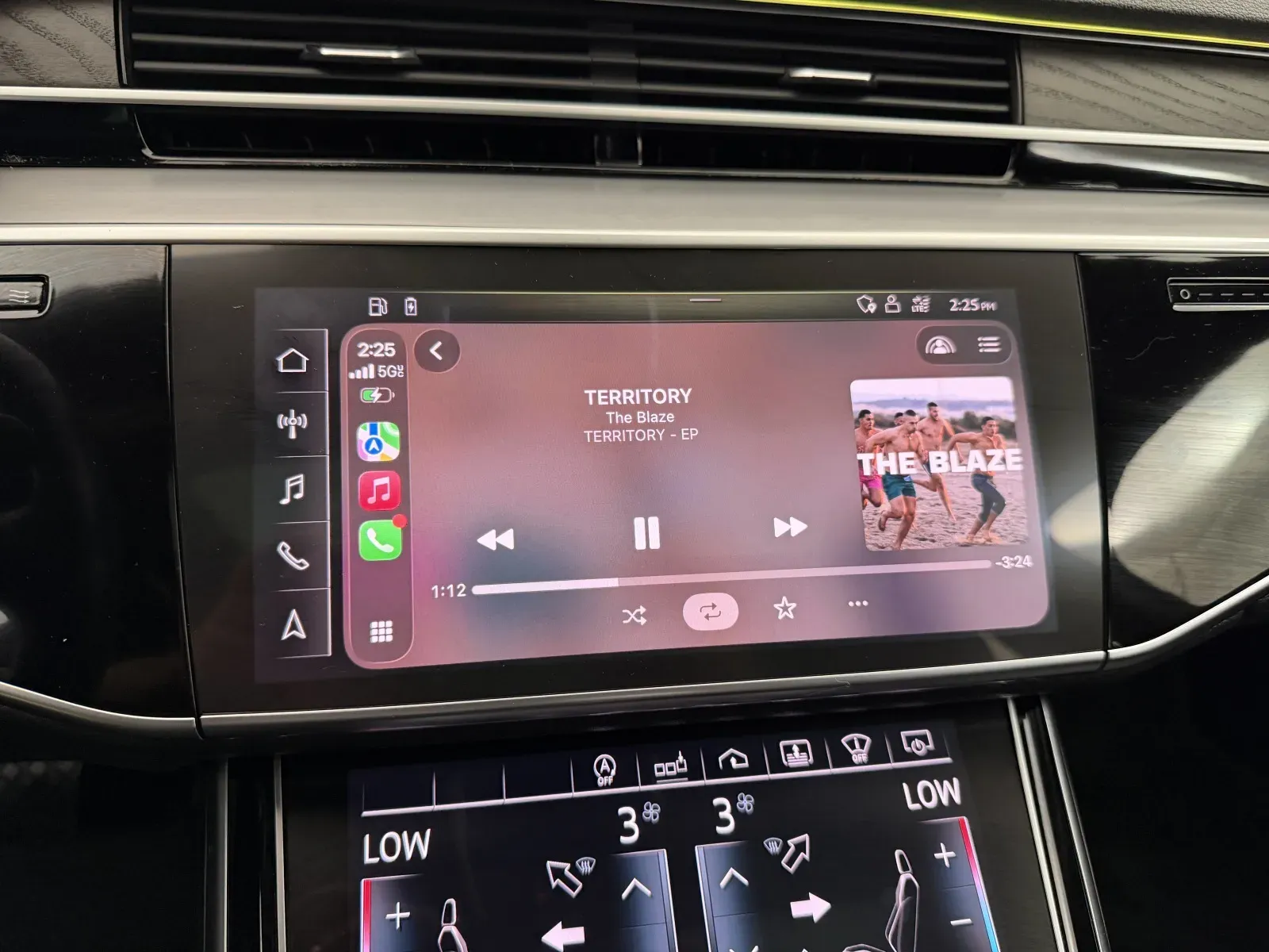 Audi A8 L photo 44