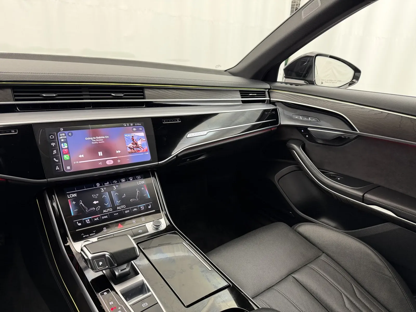 Audi A8 L photo 21
